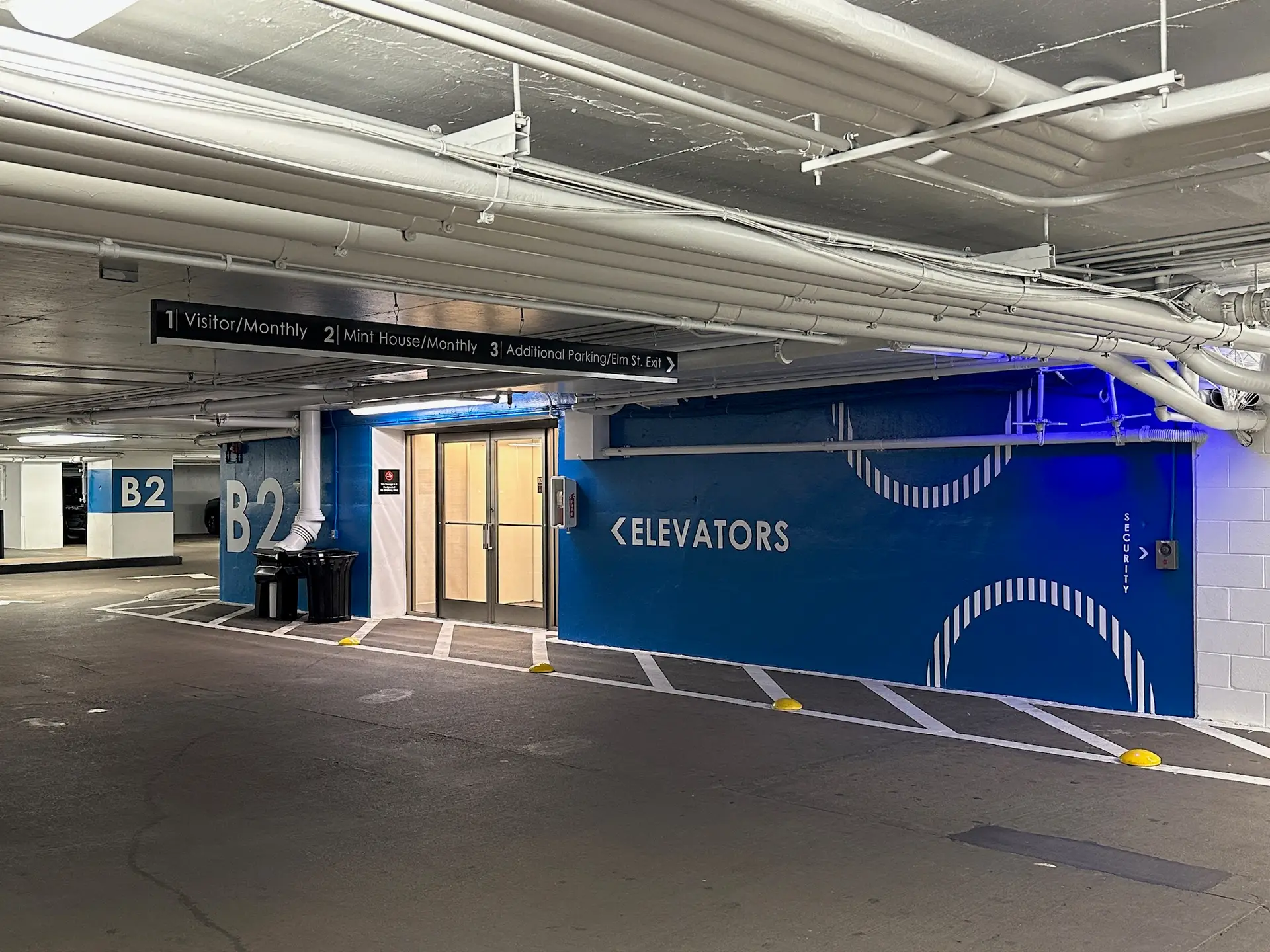 Santander Garage Signage